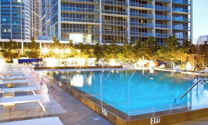 Downtown Miami Apartment | Brickell Oasis: Pool + Views