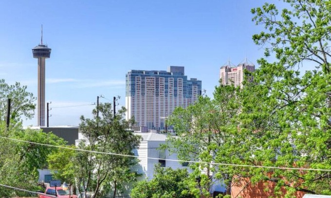 Near East Side House | Bridge - A Birdy Vacation Rental