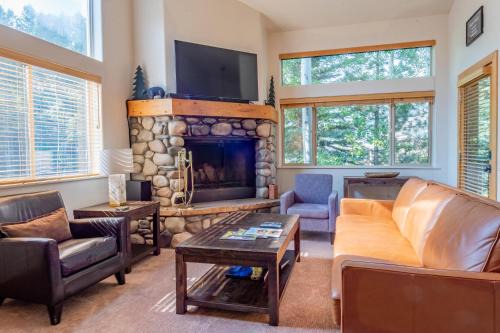 Ketchum House | Bridgepoint Condo 08