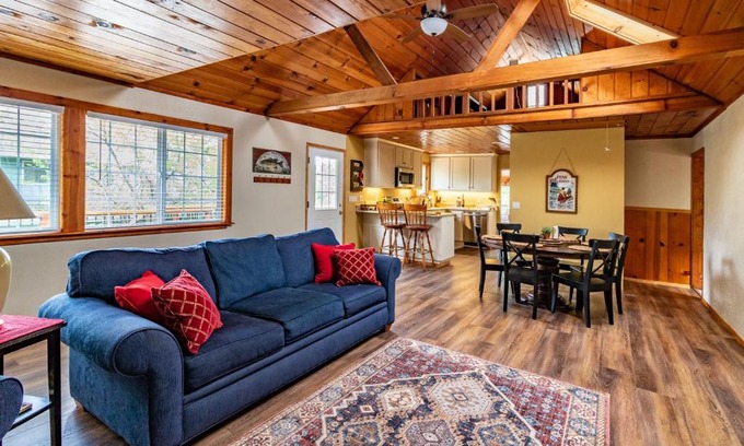 Bass Lake House | Brier Escape