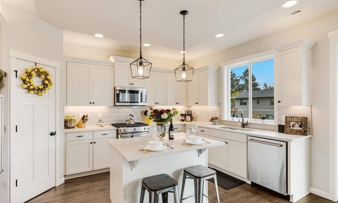 Dundee House | Brier Maison, The Perfect Home to Gather in the Dundee Foothills