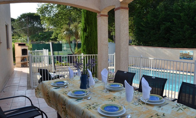 Saint-Genis Villa | Bright villa, swimming pool, large private garden.