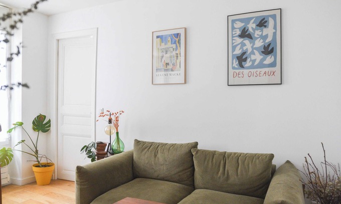 Combat Apartment | Bright 1 bedroom apartment - near park