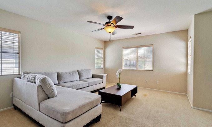 Lancaster House | Bright & Airy 4BR in Lancaster, Open Concept & Remodeled w Large Backyard#41390