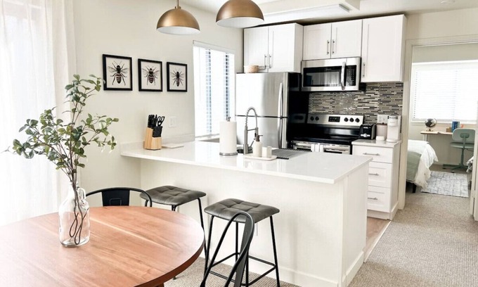 Englewood Apartment | Bright & Airy apartment in DTC
