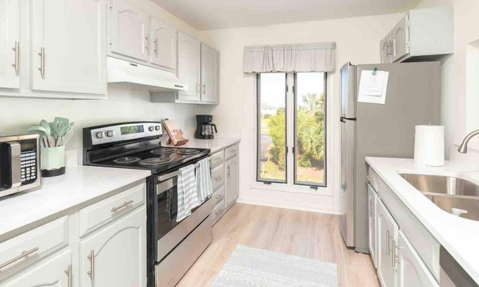 Oceanmarsh Subdivision House | Bright & airy beach cottage, marsh & ocean views! Pool access