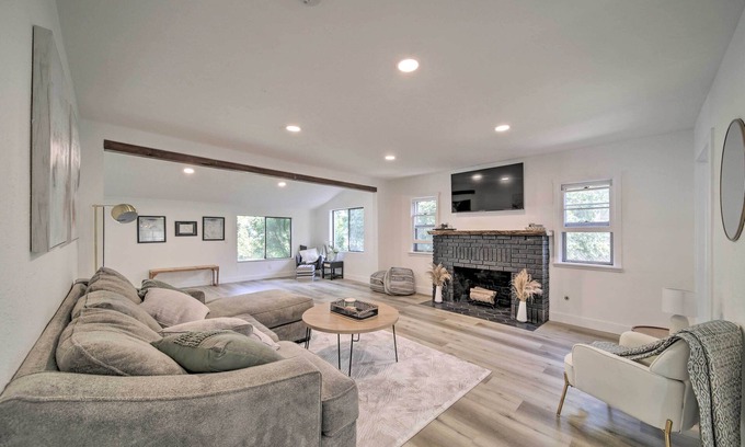 Liberty Lake House | Bright & Airy Liberty Lake Abode w/Backyard!