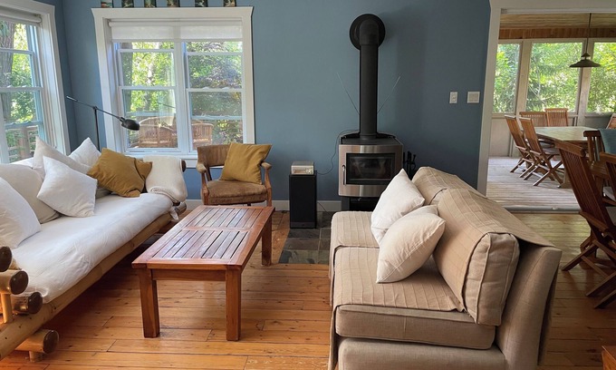 Southampton House | Bright and charming family home near the Southampton beach.