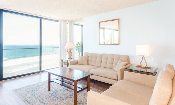 North Pacific Beach Condo | BRIGHT AND CHEERY CONDO WITH FULL OCEAN VIEWS - PACIFIC BEACH PERFECTION
