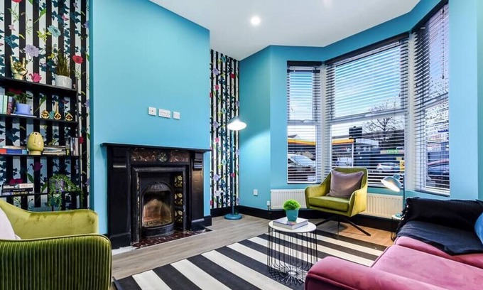 Northumberland Park House | Bright and Colourful House - Best for a Large Groups