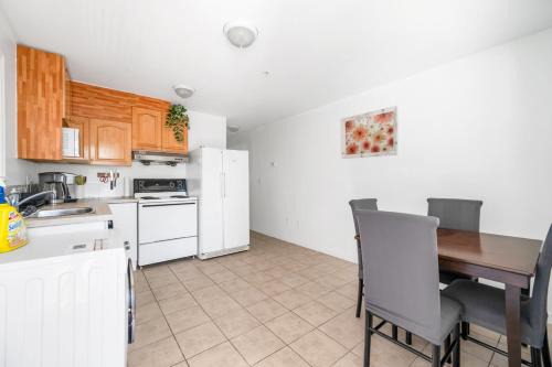 Hastings House | Bright and Cozy Home in Quiet Neighborhood
