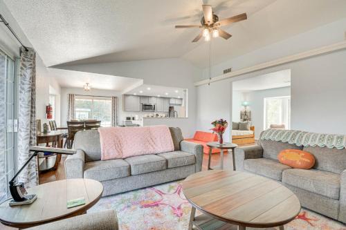 Mariposa House | Bright and Cozy Mariposa Getaway 46 Mi to Yosemite!