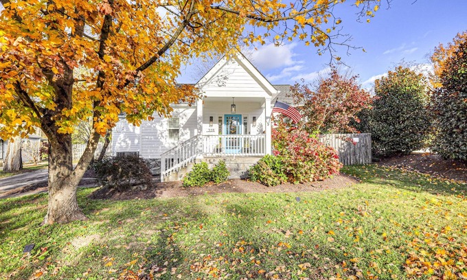 Franklin House | Bright and Modern - Maple Tree Cottage