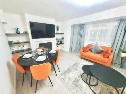 Penge Apartment | Bright and Spacious 2-Bedroom Apartment in London - Your Home Away from Home
