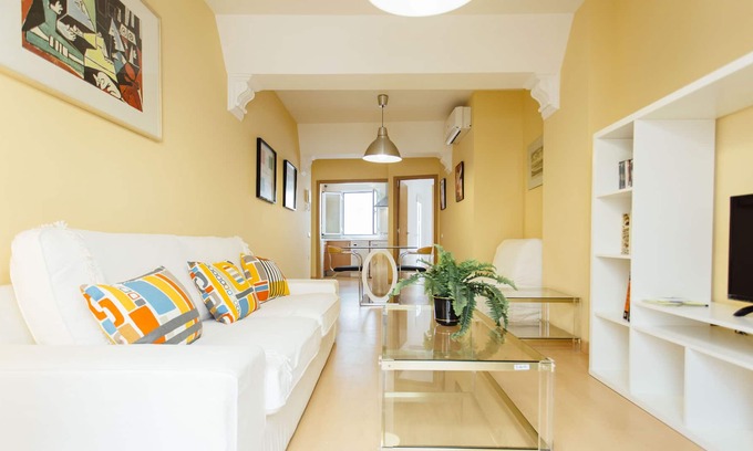 Encarnacion-Regina Apartment | Bright and spacious apartment B in Seville Center
