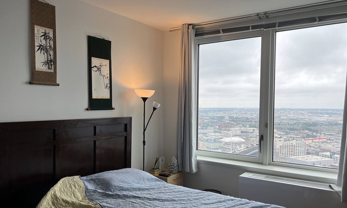 Hunters Point Apartment | Bright and Spacious Luxury 1-bedroom with in-unit W/D