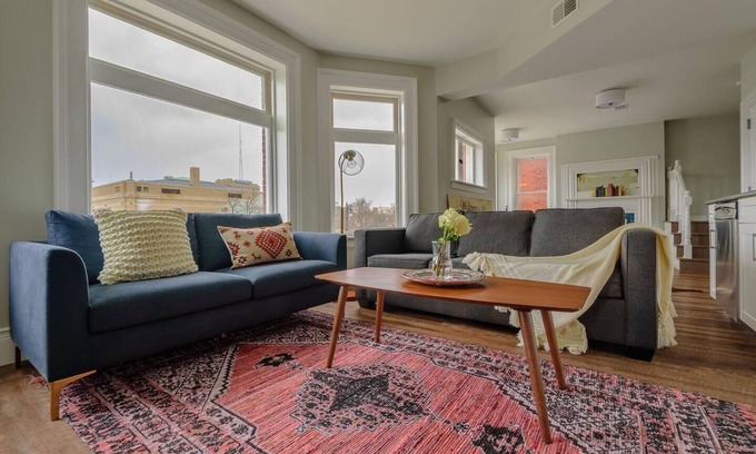 Midtown Apartment | Bright and Spacious Midtown 3BD Getaway Apartments
