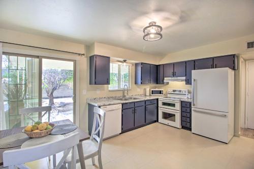 Tucson House | Bright and Sunny Tucson Hideaway with Backyard!