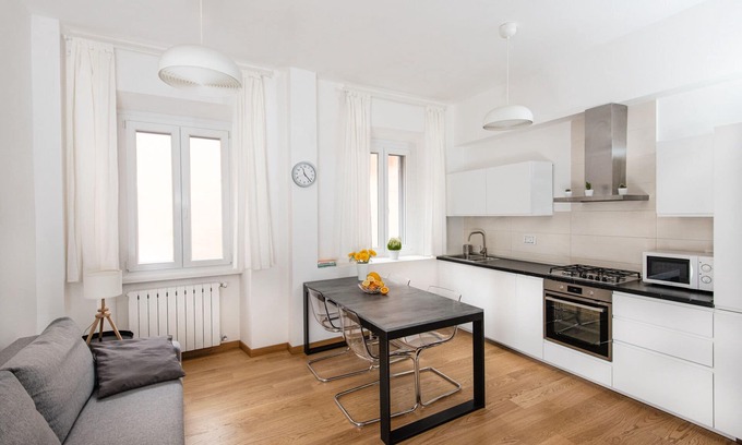 San Giovanni Apartment | Bright and welcoming two bedrooms apartment a stone's throw from the Colosseum