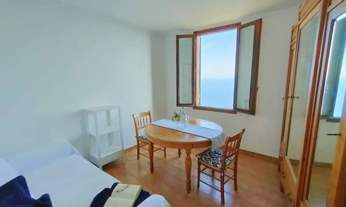 Ventimiglia Apartment | Bright apartment by the sea