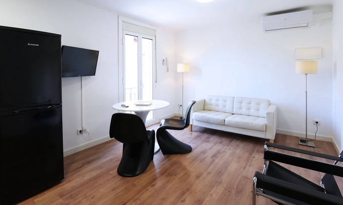 Arenys de Mar Apartment | Bright Apartment in the Center of Arenys