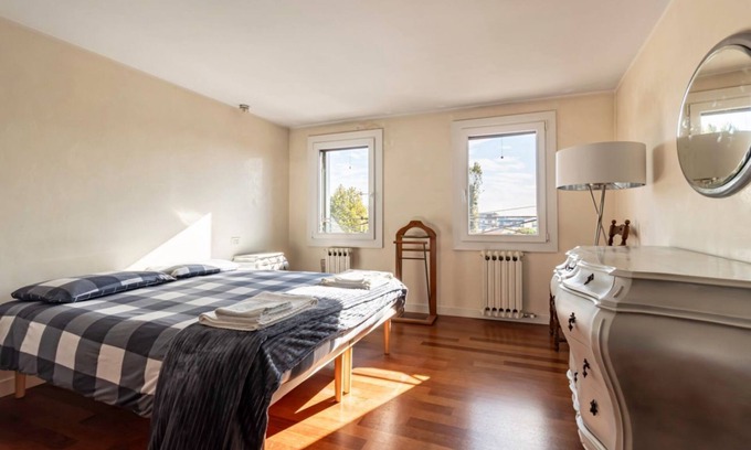 Oriago Apartment | Bright apartment of 79 sqm on two levels, for 5 people, on the 2nd floor of a building WITHOUT lift.The property is located in Oriago di Mira, a hamlet of Mira, characterised by the lovely landscape along the river Brenta, a mix of history, nature and ar