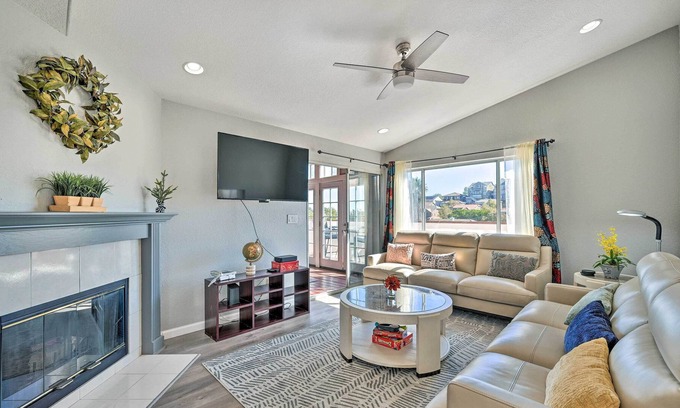 Pittsburg House | Bright Bay Point Home w/ Deck & Gas Grill!