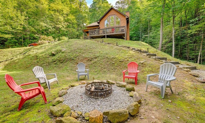 Bryson City House | Bright Bryson City Cabin with Fire Pit and Hot Tubs!