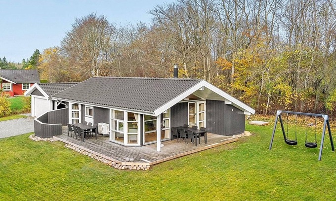 Silkeborg Municipality House | Bright Cottage Retreat in Silkeborg-By Traum