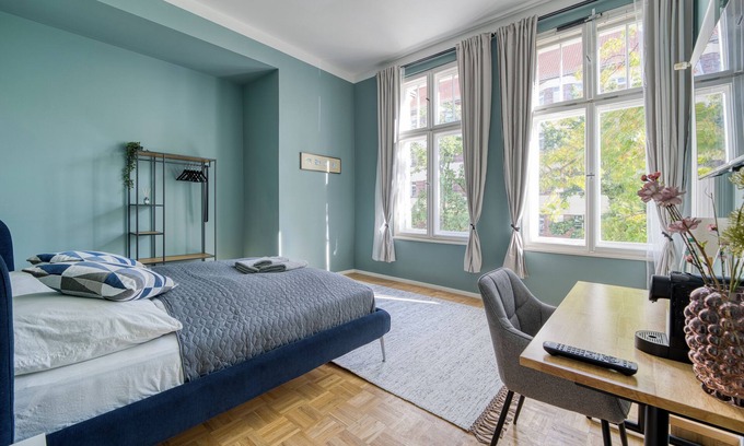 Wilmersdorf Apartment | Bright & Cozy 1 BR Apartment near Kurfürstendamm, Sleeps 3, 24h Check-In