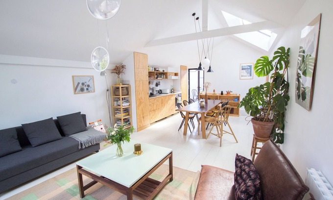 Montreuil House | Bright & Eco-Friendly Wooden Home – A Peaceful Retreat Near Paris