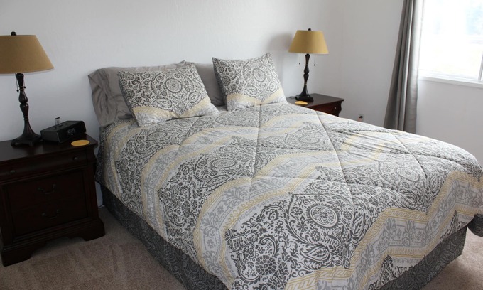 North Star Apartment | Bright End Unit Apartment