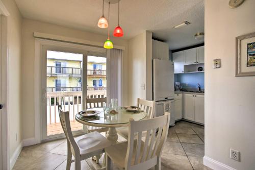 Fernandina Beach House | Bright Fernandina Beach Townhome Walk to Ocean!
