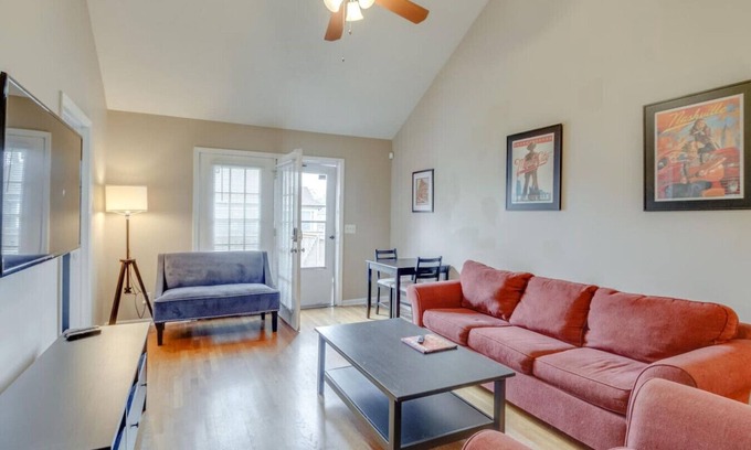 Hope Gardens House | Bright & Fresh - Large Backyard - Mins to Broadway