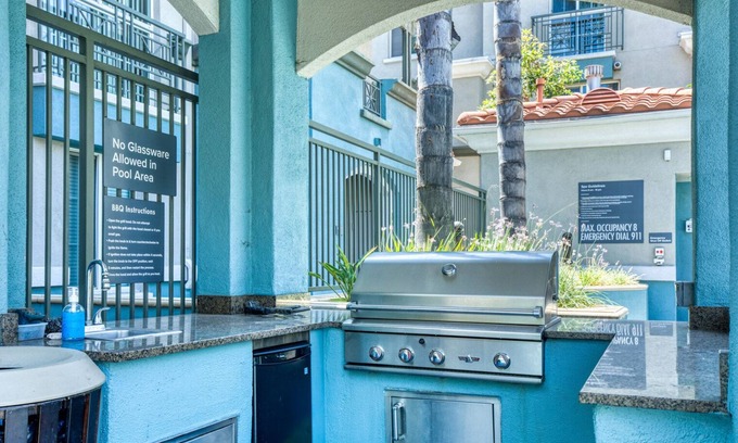 Verdugo Viejo Apartment | Bright Glendale 2BR w/ Gym, Pool & Jacuzzi, walk to Bars, by Blueground