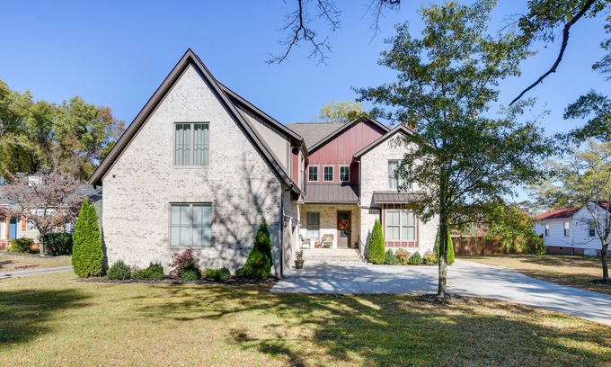 Wade Hampton Apartment | Bright Greenville Apt w/ Balcony, Near Downtown!