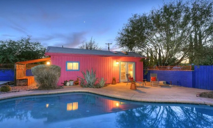 Tucson House | Bright guest-house with loft.