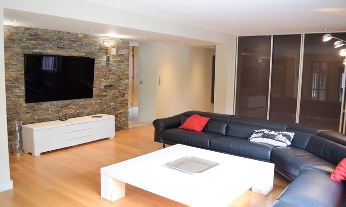 Le Tholonet House | Bright house with garden and private pool