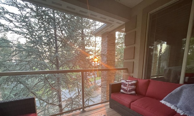 Spokane House | Bright Indian Trail 4 BR, home away from home
