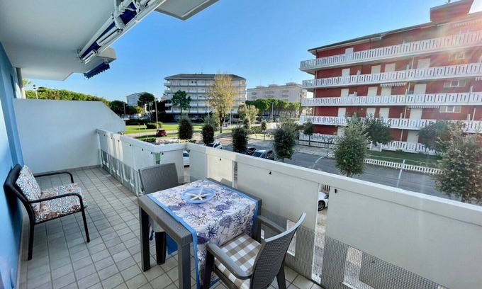 Porto Santa Margherita Apartment | Bright apartment by the beach with a lovely balcony