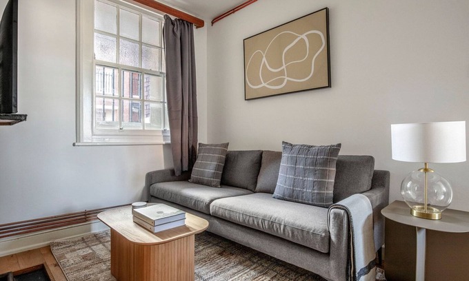 Kings Cross St. Pancras Apartment | Bright King's Cross 1BR, close to Station & Tech HQ, by Blueground