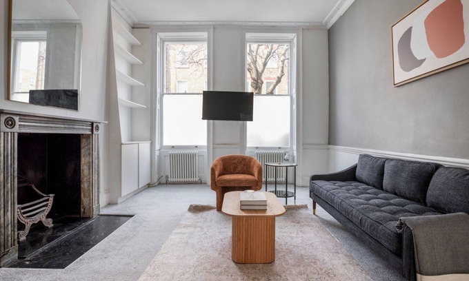 Holborn and Covent Garden Apartment | Bright Kings Cross 1BR w/Garden, 10 min to British Museum, by Blueground