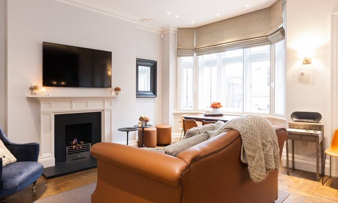 City of Westminster Apartment | Bright Mayfair Home next to Hyde Park