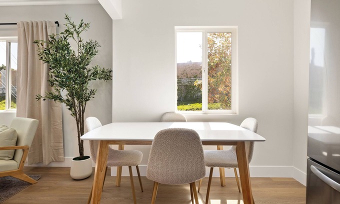 Westwood Apartment | Bright & Modern 1BR/1BA in the heart of Westwood Area