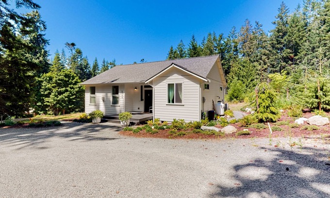 Freeland House | Bright, modern farmhouse with private hot tub, lovely deck & fireplace