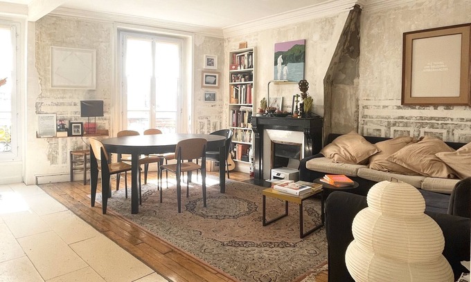 Clignancourt Apartment | Bright, modern two-bedroom Montmartre apartment near Sacré-Coeur