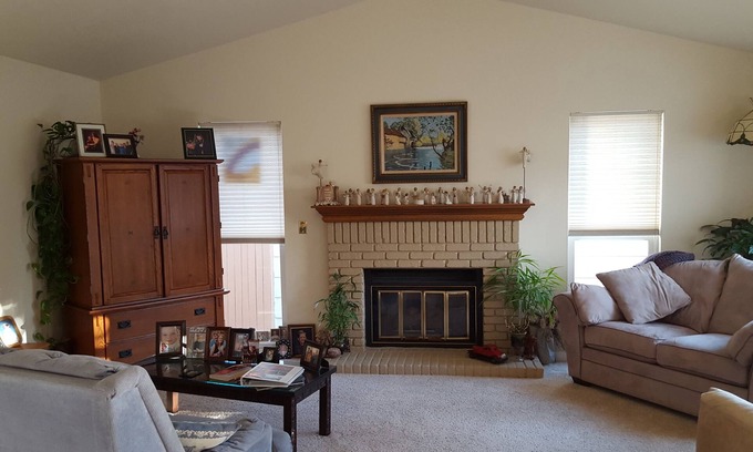 Briargate House | Bright, Open 2 Bed 2 1/2 Bath Home In A Quiet Neighborhood