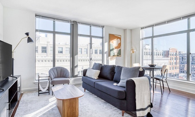 Penn Quarter Apartment | Bright Penn Quarter 1BR w/W/D & Gym, 2 blocks to Metro, by Blueground
