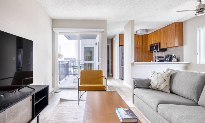 South Redondo Apartment | Bright Redondo Beach 1BR w/Pool, Gym, 1 block from beach, by Blueground