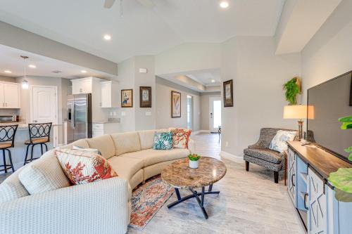 Rotonda Heights House | Bright Rotonda West Home with Patio, 7 Mi to Beach!